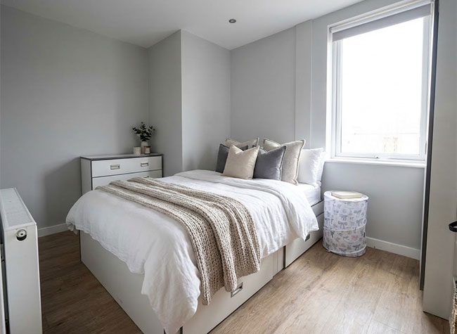 Bedroom in 66 queens road apartment with double bed